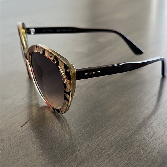 Etro Woman’s Sunglasses - Picture 2 of 5